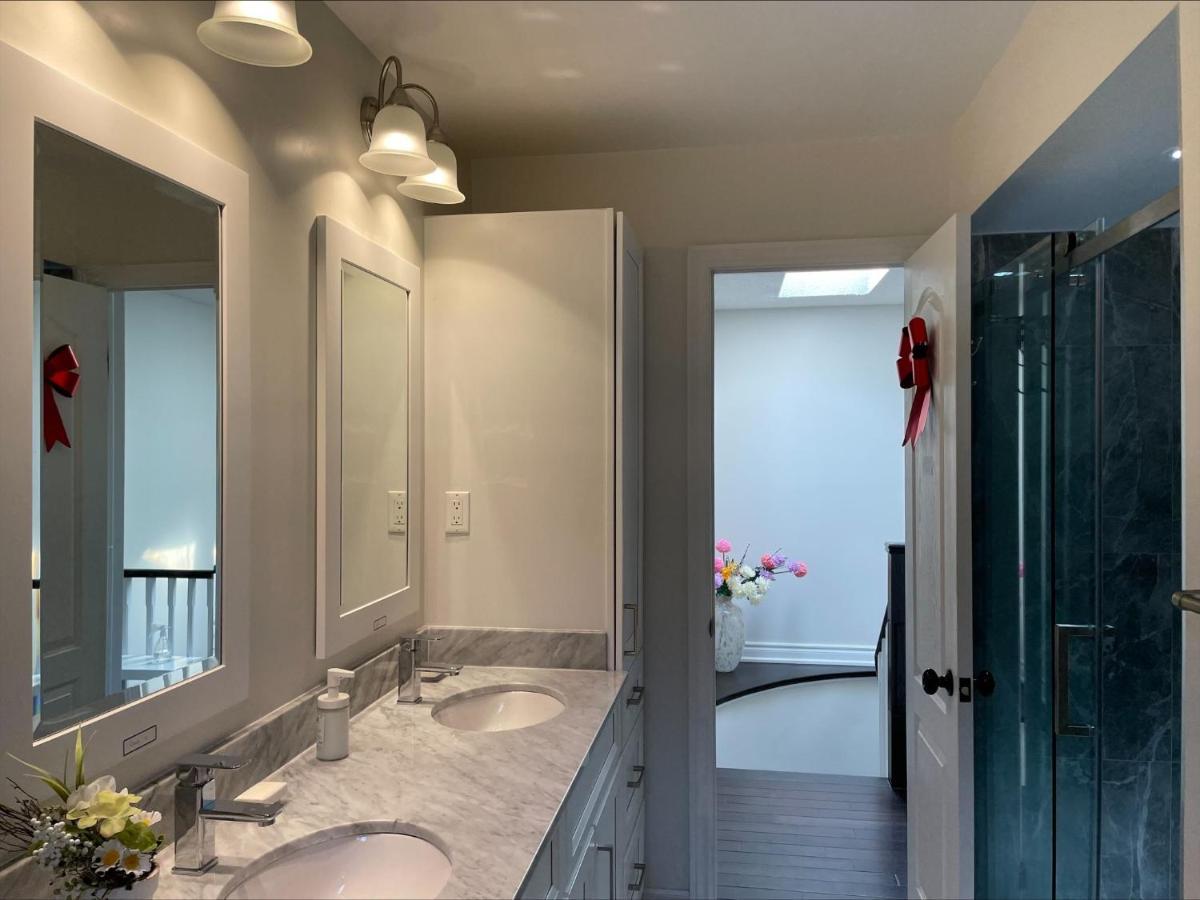 77 Nice And Warm Series Rooms Toronto Exterior foto
