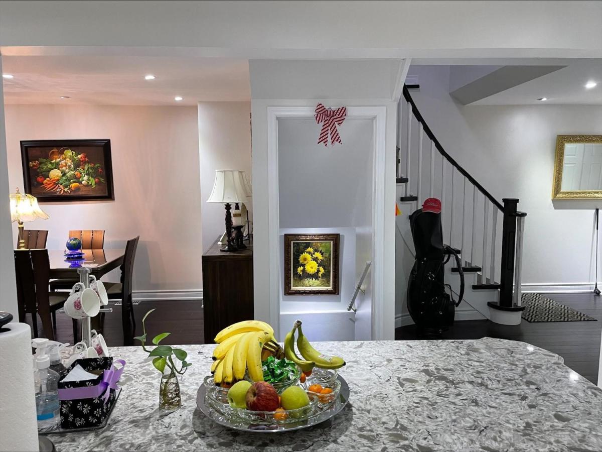 77 Nice And Warm Series Rooms Toronto Exterior foto